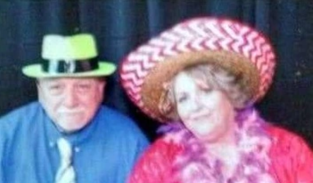 Chia sẻ về cái chết của cha mẹ, Shane mong mọi người ý thức được rằng COVID-19 thực sự là một căn bệnh nguy hiểm.