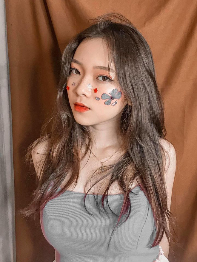 'Khai quật' thêm hotgirl ảnh thẻ, soi hình ngoài đời còn ưng mắt hơn Ảnh 9