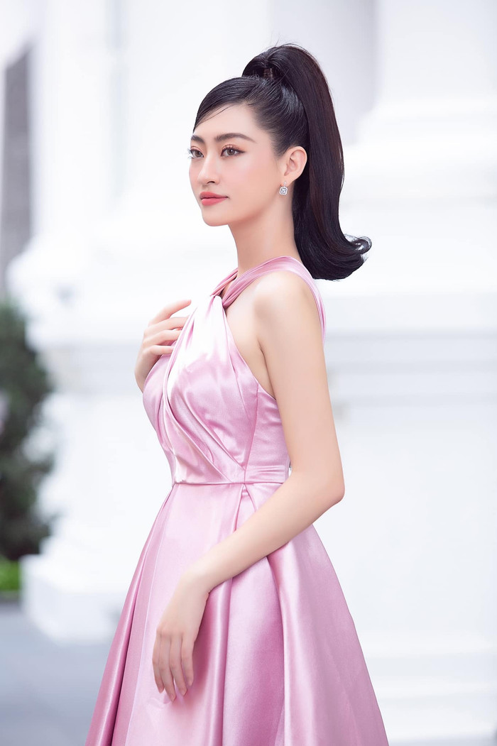 TTừ khi đăng quang, nhan sắc của Lương Thuỳ Linh ngày càng thăng hoa, thần thái vượt trội. 