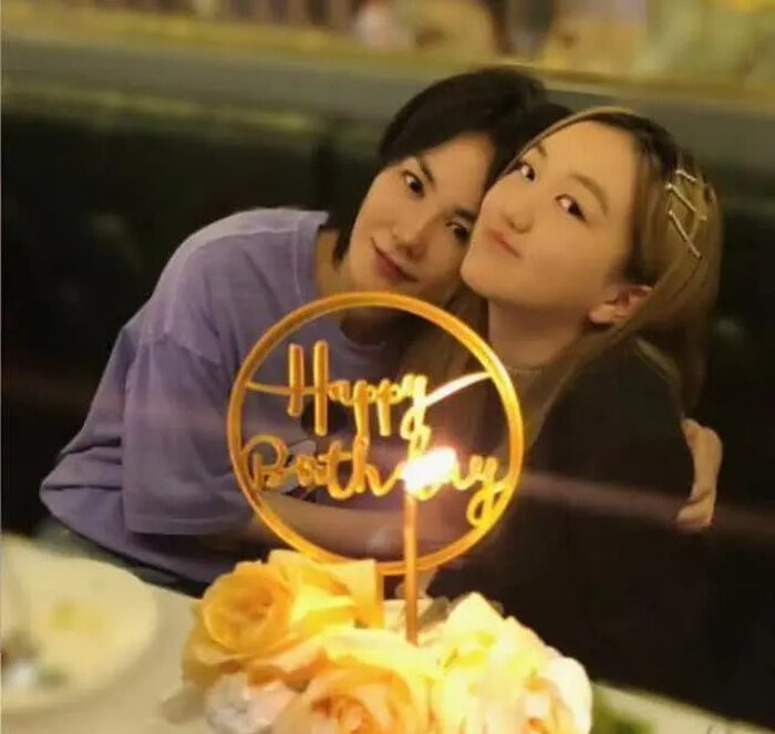 Hình ảnh Vương Phi ăn mừng sinh nhật của cô con gái Lý Yên vừa qua