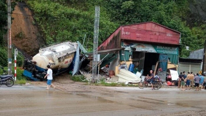 Sạt lở đất đá khiến một học sinh lớp 8 tử vong.