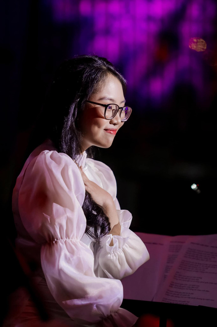 Phương Mỹ Chi khiến khán giả ấm lòng với đêm nhạc hướng về miền Trung vì ảnh hưởng của Covid-19 Ảnh 9