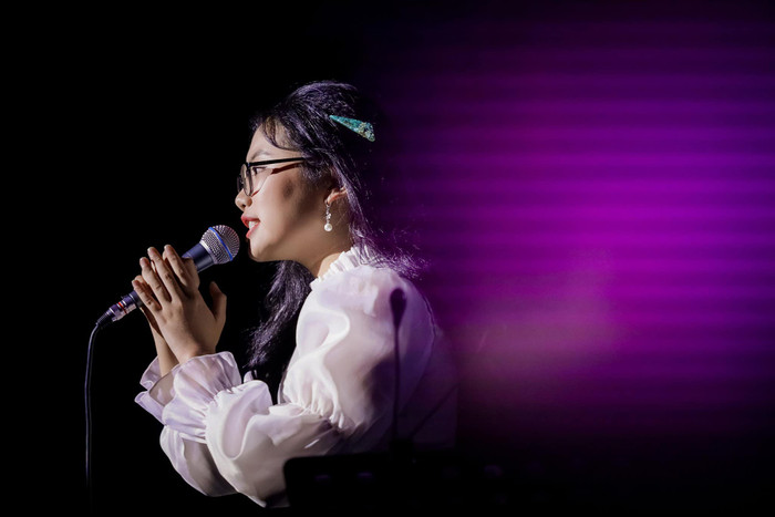 Phương Mỹ Chi khiến khán giả ấm lòng với đêm nhạc hướng về miền Trung vì ảnh hưởng của Covid-19 Ảnh 8