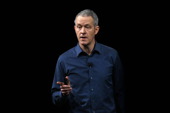 Năm ngoái, khi huyền thoại thiết kế Jeff Williams rời Apple, Jeff Williams nhận thêm mảng quản lý thiết kế phần cứng và phần mềm của Apple. Ảnh: WIRED