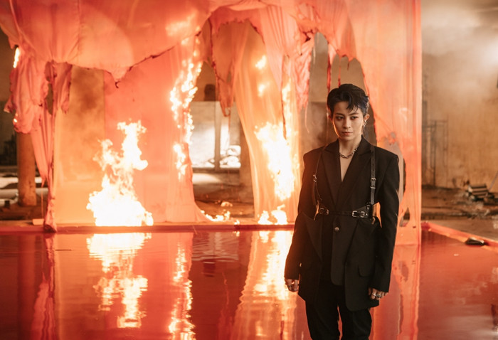 Đặc biệt, Gil Lê cho biết, set quay yêu thích nhất của mình là là set lửa.