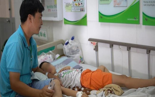 Số học sinh nhập viện nghi do ngộ độc thực phẩm ở TP.HCM tăng mạnh Ảnh 2