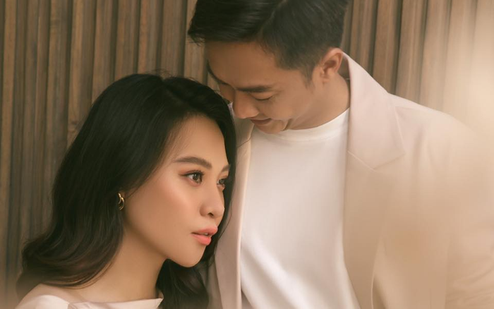 Đàm Thu Trang khoe ảnh 'trốn con gái', tình tứ hẹn hò ông xã sau hơn một tháng lâm bồn Ảnh 2