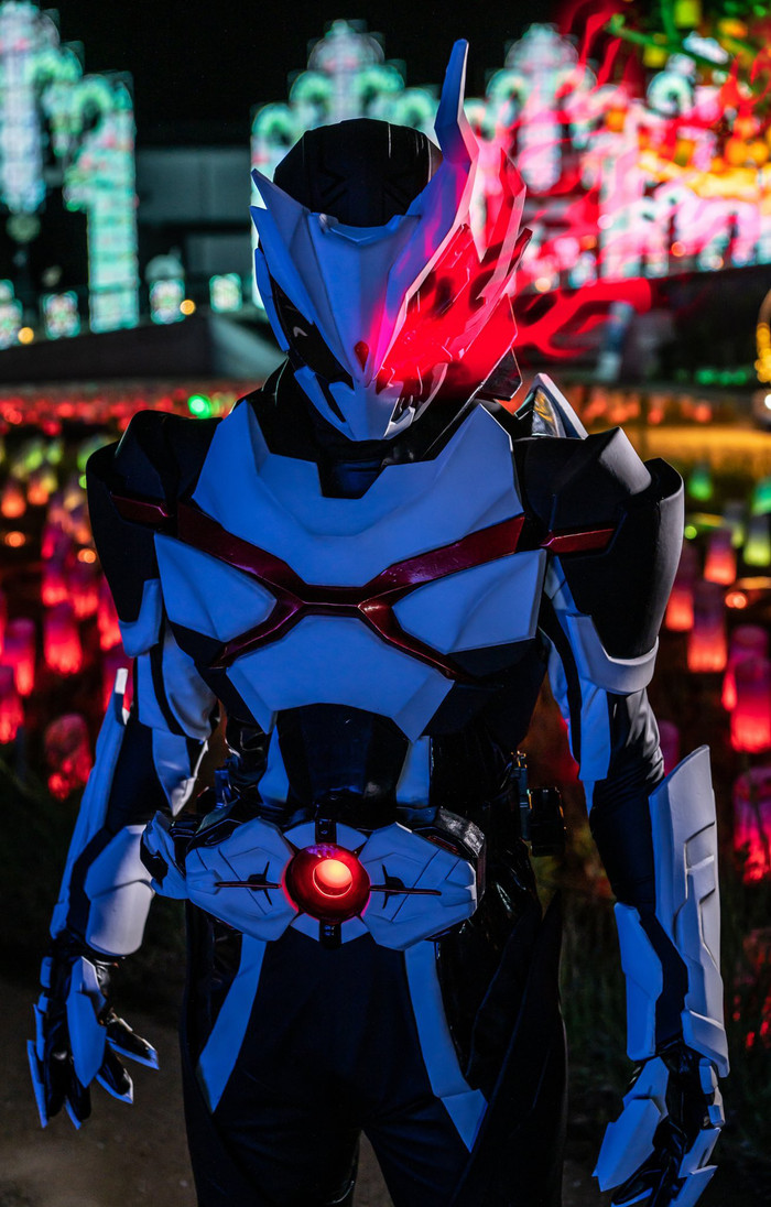 Kamen Rider Ark-One ngoài đời thực: Đỉnh cao cosplay là đây Ảnh 14