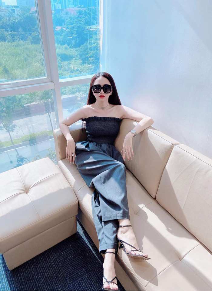 Thần thái sang chảnh, nhan sắc vượt trội, người đẹp quả biết cách khiến fan mê mẩn. 