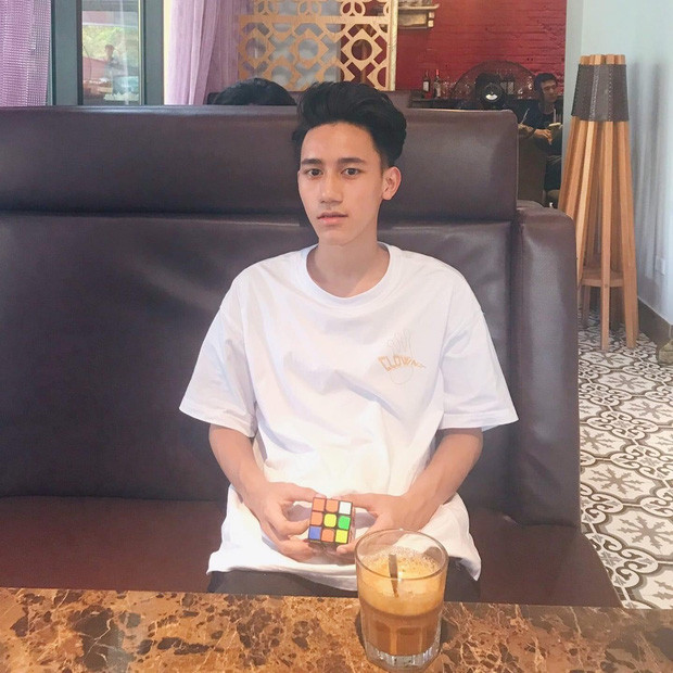 Ngoài đời thường, nam sinh có niềm đam mê đặc biệt với giải code và xoay rubik