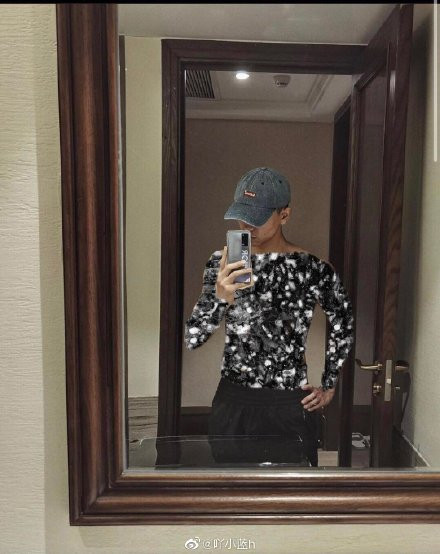 Lý Hiện bị nói là 'kẻ hai mặt' khi có thao tác khác nhau trên hai trang mạng xã hội Ảnh 20