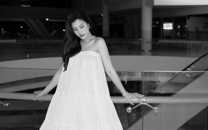 Đông Nhi diện váy 2 dây gợi cảm: Mang bầu nhưng nhan sắc vẫn rực rỡ Ảnh 2