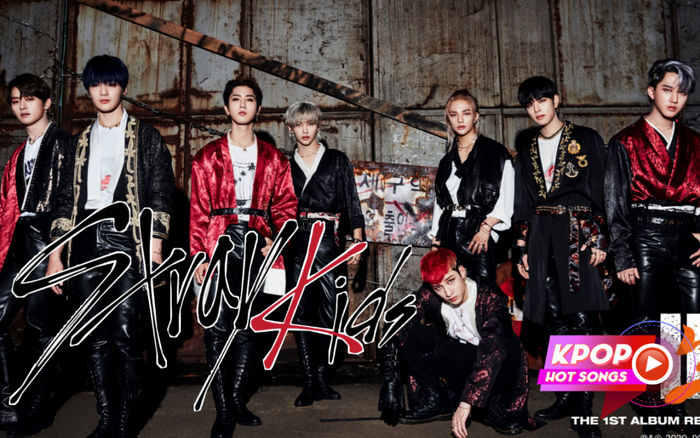 Tiếp bước SuperM và BlackPink, Stray Kids khiến fan thích mê khi diện Hanbok cách tân trong MV 'Back Door' Ảnh 2