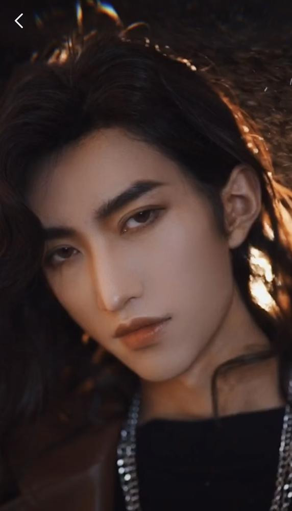 'Táy máy' trên livestream, hotboy đình đám lộ nhan sắc thật khiến fan hoảng hốt Ảnh 5