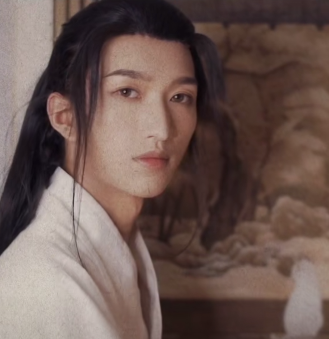 Vẻ ngoài lãng tử, mắt thanh mày tú trong những video của Thiên Dã Khải Minh
