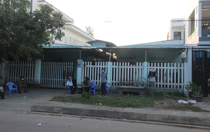 Phát hiện nam thanh niên tử vong trong phòng trọ khóa trái cửa, thi thể bốc mùi hôi thối Ảnh 2