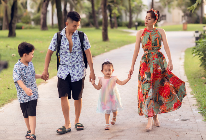 Dẫu được ông xã chiều chuộng nhưng Khánh Thi cũng từng dành điều ngọt ngào cho Phan Hiển.