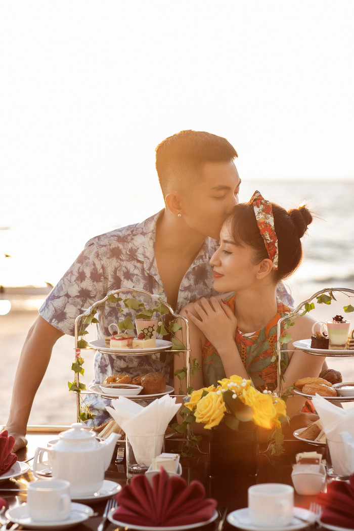 Khánh Thi tiết lộ món quà đắt đỏ nhất ông xã tặng là nhẫn kim cương 500 triệu 