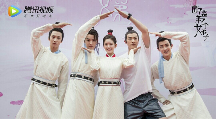 Quốc Tử Giám có một nữ đệ tử tung poster: Triệu Lộ Tư - Trương Nguyệt tranh ngôi vị nữ chính, Nhậm Hào (R1SE) không hợp với cổ trang Ảnh 1