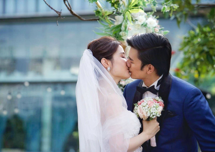 Nụ hôn ngọt ngào của Minh và Linh chắc hẳn sẽ khiến nhiều người mất ngủ