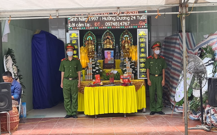 Xe 16 chỗ tông tử vong thượng sĩ cảnh sát cơ động ở Bắc Giang chở 1,6 tấn hàng điện tử lậu Ảnh 2