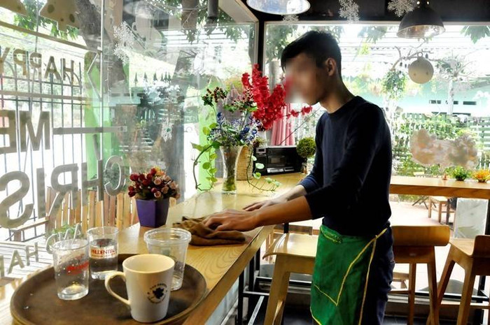 Một sinh viên năm nhất lên Hà Nội học tập đã chia sẻ câu chuyện đi làm thêm bị bắt nạt nhận được sự chú ý của nhiều người. Ảnh minh họa