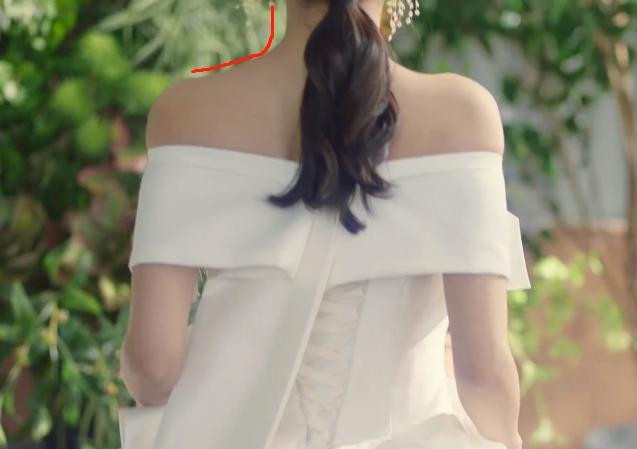 Có một không hai: Dương Tử dùng người đóng thế... cho đôi tay để quay quảng cáo Ảnh 14