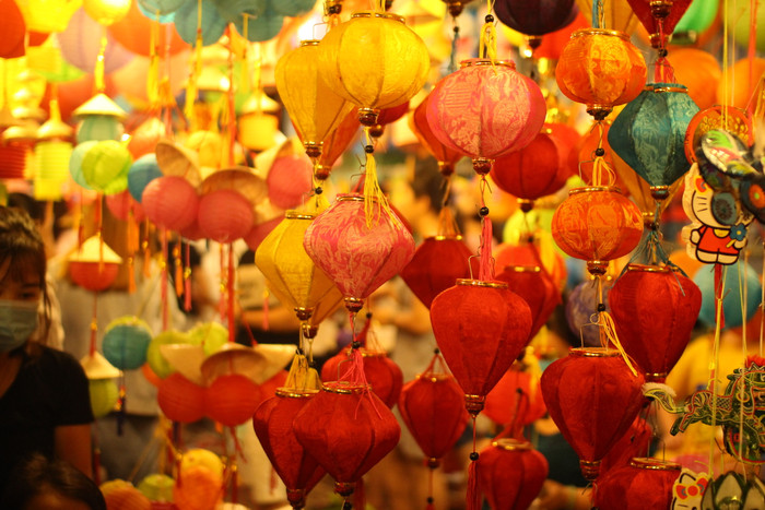 Trước thềm Trung Thu, phố lồng đèn Lương Nhữ Học tấp nập người Ảnh 3