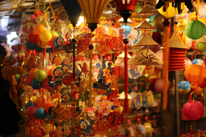 Trước thềm Trung Thu, phố lồng đèn Lương Nhữ Học tấp nập người Ảnh 2