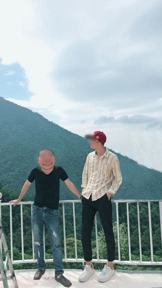 Nhờ các 'cao nhân photoshop' sửa ảnh, chàng trai 'hoảng hồn' khi bị 'đá bay' xuống núi, nhận kết quả không thể 'buồn' hơn Ảnh 4