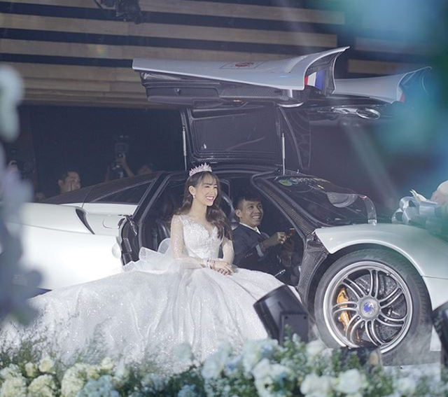 Minh Nhựa đưa con gái vào lễ đường bằng siêu xe 80 tỷ