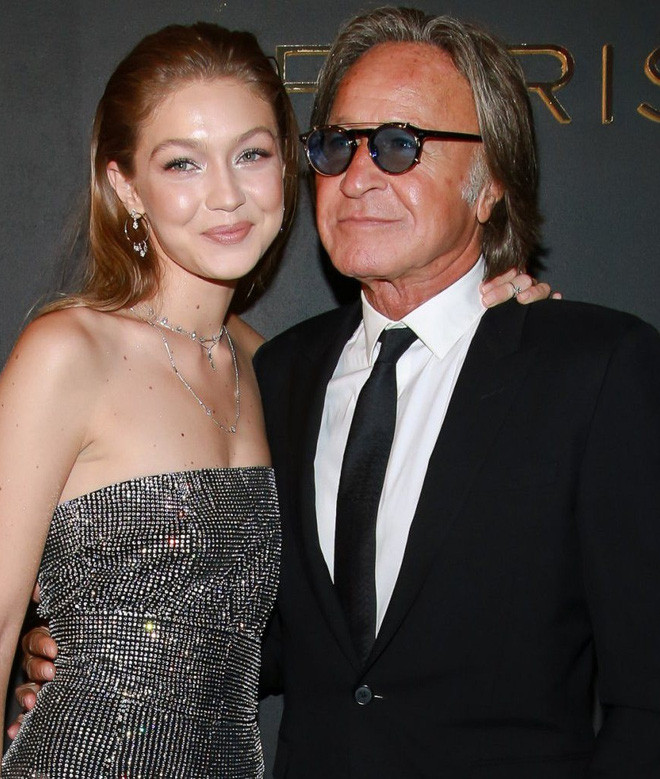 Mohamed, 71 tuổi, cũng dành lời ca ngợi cho con gái Gigi: 'Nhân danh Chúa nhân từ, bố muốn nói rằng bố yêu con và vô cùng tự hào'