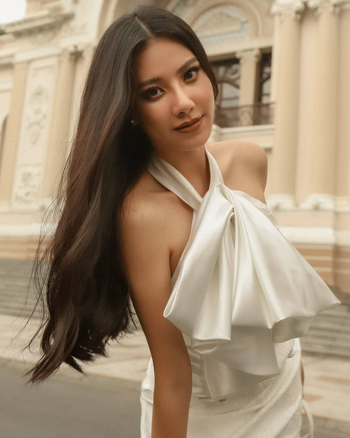 Á hậu Kim Duyên cuốn hút fan với layout make-up nâu trầm thời thượng.