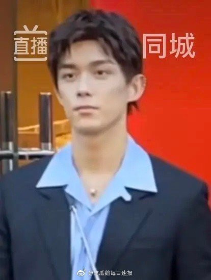 Ngô Lỗi cứ như 'biến hình' thành Đinh Vũ Hề, Cnet: Hai người họ giống nhau quá! Ảnh 9