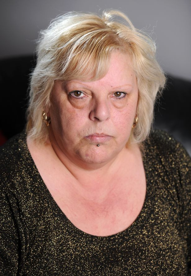 Bà Irene, vợ cũ của ông Clive. 