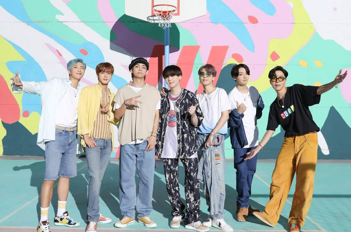 Dynamite của BTS đã cán mốc triệu bản tại Mỹ khiến fan rất hào hứng.