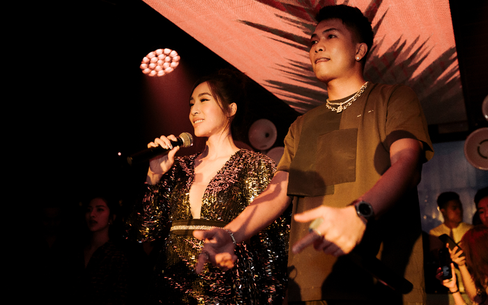 'Mượn rượu tỏ tình' trên sân khấu, vợ chồng BigDaddy - Emily khiến fan 'ngất ngây' vì loạt khoảnh khắc 'tình bể bình' Ảnh 2