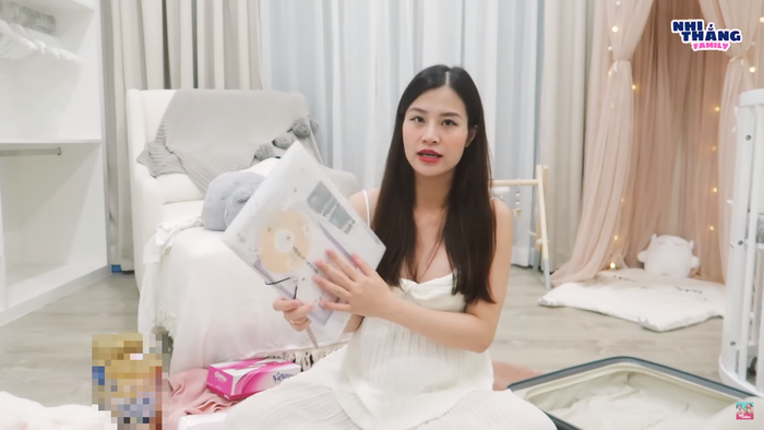 Đông Nhi đã chuẩn bị đầy đủ các giấy tờ cần thiết cho việc sinh con