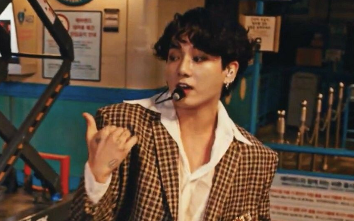 Hậu trình diễn tại 'America's Got Talent', đến cả mái tóc của Jungkook cũng suýt có fandom riêng Ảnh 2