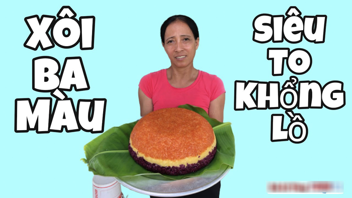 Thời gian gần đây, bà Lý đã tăng lượng thực phẩm khi nấu các món ăn, và đặt tên các video “siêu to khổng lồ” như bà Tân Vlog. (Ảnh: Bà Lý Vlog)