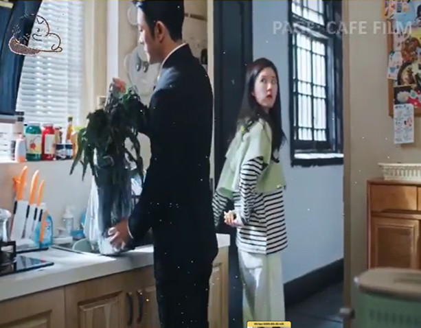 Bắt đầu chuỗi ngày ăn trực quen thân với Cố Sao Chổi 