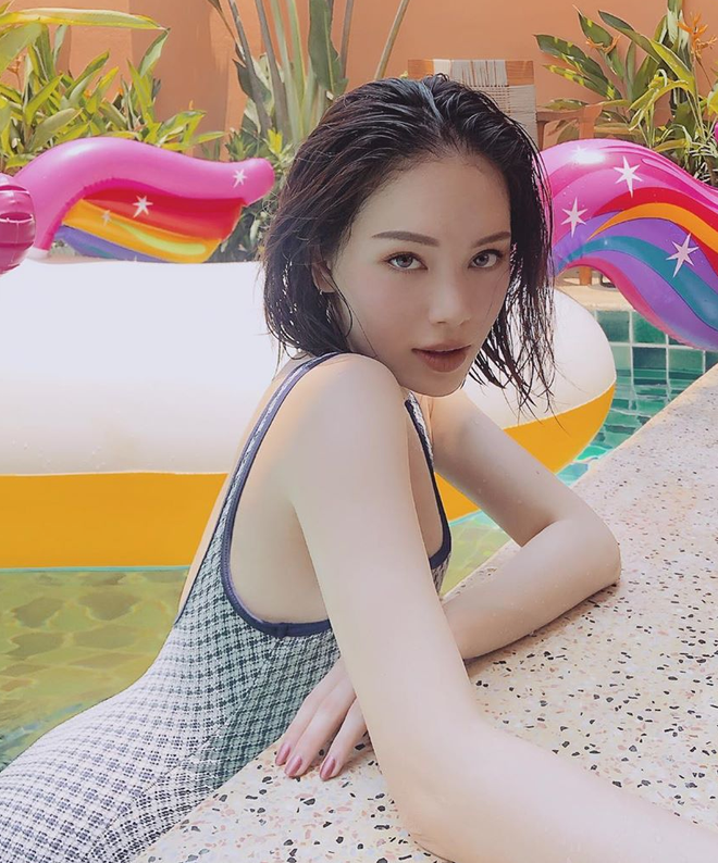 Linh Rin hiếm hoi diện bikini, khoe vóc dáng nuột nà cùng thần thái sang chảnh chẳng 'kém cạnh' mỹ nhân nào Ảnh 6