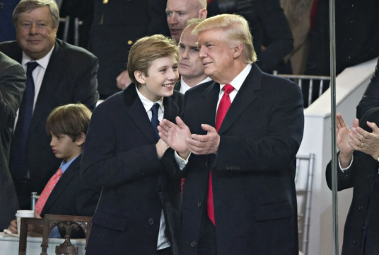 Cậu bé càng thêm may mắn khi được cha hết lòng ủng hộ trên con đường theo đuổi sự nghiệp thể thao suốt những năm qua.