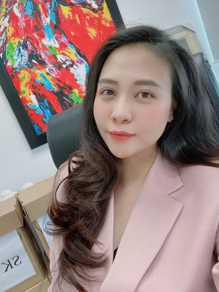Được biết Đàm Thu Trang vừa chăm con nhỏ, vừa bắt đầu quay trở lại với công việc gần đây