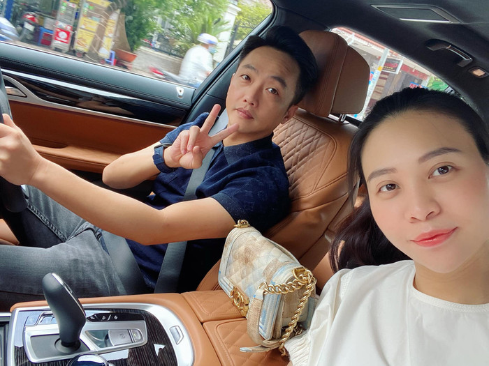 Cường Đô La hào hứng khoe lâu lắm rồi mới được đi ăn sáng hẹn hò với bà xã Đàm Thu Trang