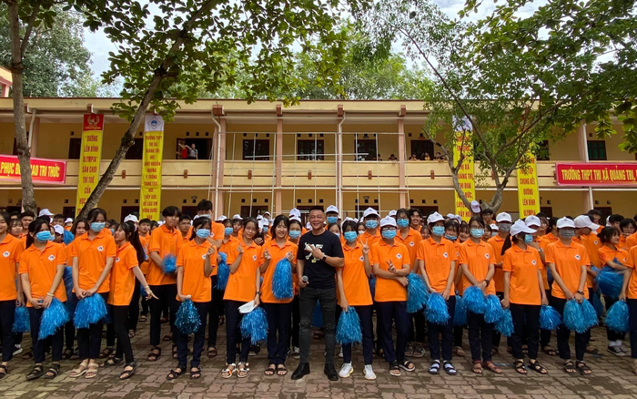 BTV Quang Minh hào hứng 'check-in' điểm cầu Quảng Trị, sẵn sàng cho trận chung kết Đường lên đỉnh Olympia năm thứ 20 Ảnh 2