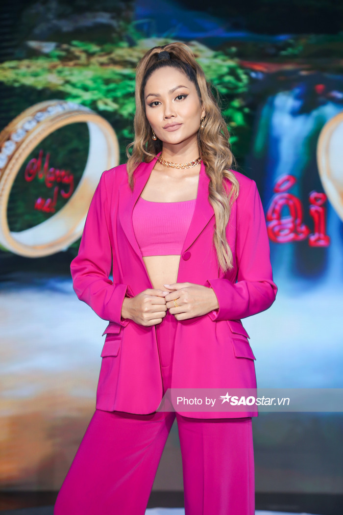 Lần đầu làm bà mối tìm Chân ái, H'Hen Niê trải lòng: 'Hy vọng đàn ông sẽ lắng nghe và thấu hiểu phụ nữ nhiều hơn' Ảnh 3