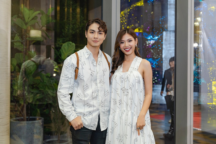 Cách đây vài ngày, cặp sao trẻ cũng thông báo tin vui với người hâm mộ về việc Chúng Huyền Thanh đang mang bầu bé thứ 2. Được biết, “chân dài” gốc Hải Phòng hiện đang mang thai ở tháng thứ 2 và sức khoẻ ổn định.