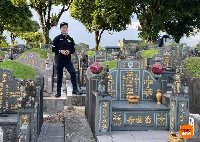 Chàng trai có sở thích tham quan nghĩa trang để 'thư giãn' Ảnh 5