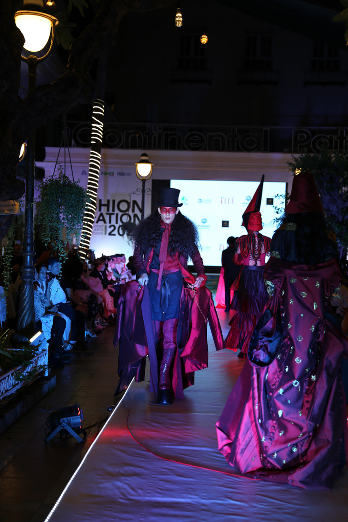 BST tốt nghiệp của sinh viên ngành Thiết kế Thời trang trường Đại học Hoa Sen gây ấn tượng với giới chuyên môn bởi thiết kế cực sáng tạo, bắt mắt